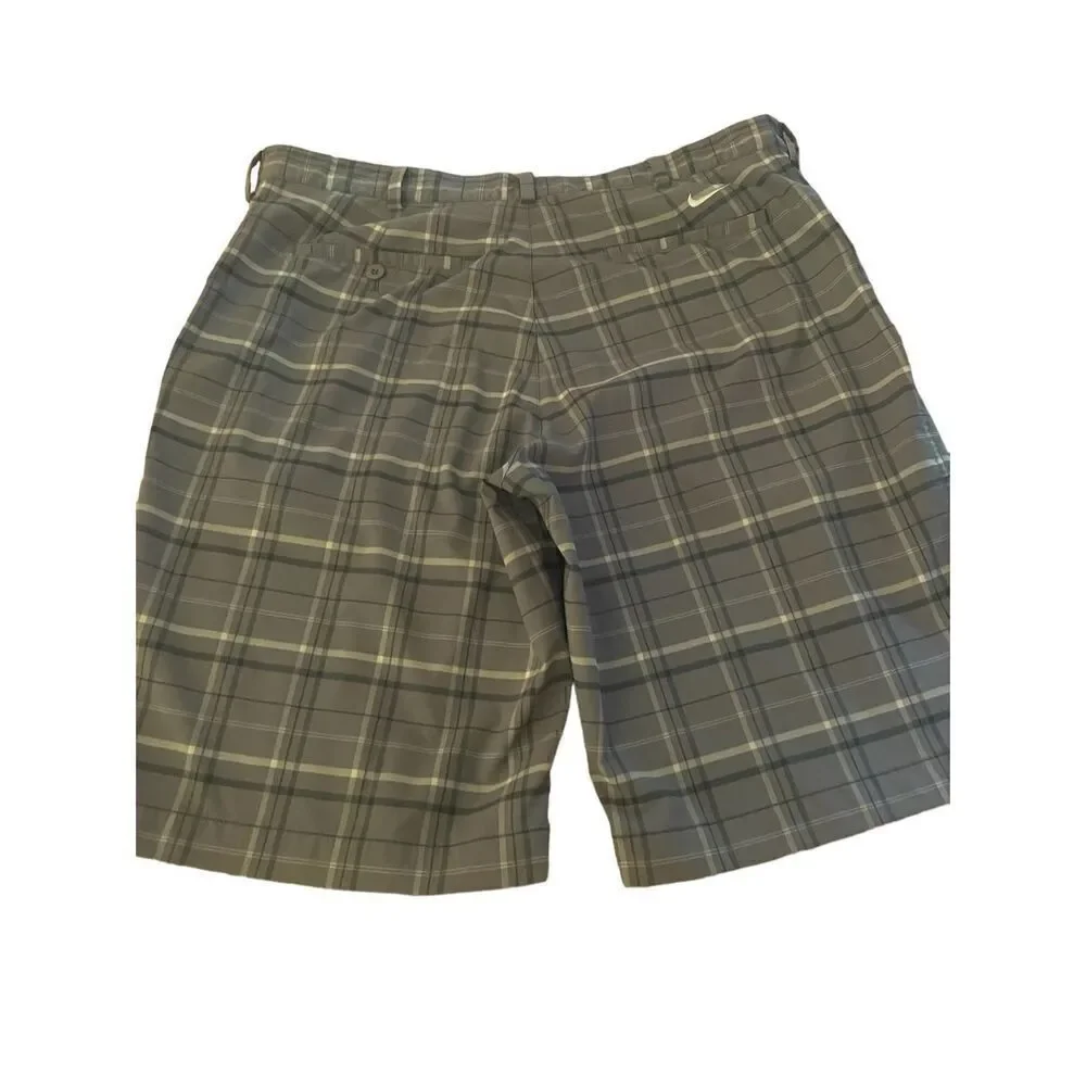 Nike Golf Performance Plaid Gray Shorts Size 36 Fishing  Beach pool party
